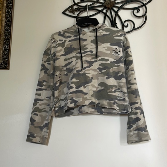crop camo long sleeve - Picture 1 of 1